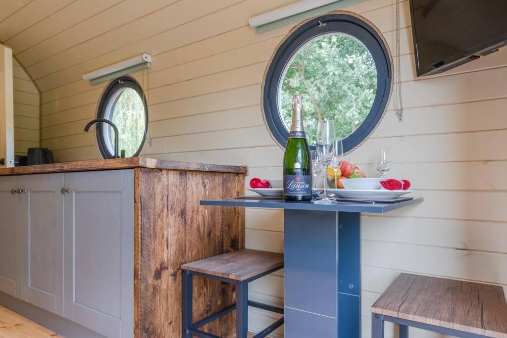 Vila Apple - Luxury Cabin In The Cotswolds Alderton  Exteriér fotografie