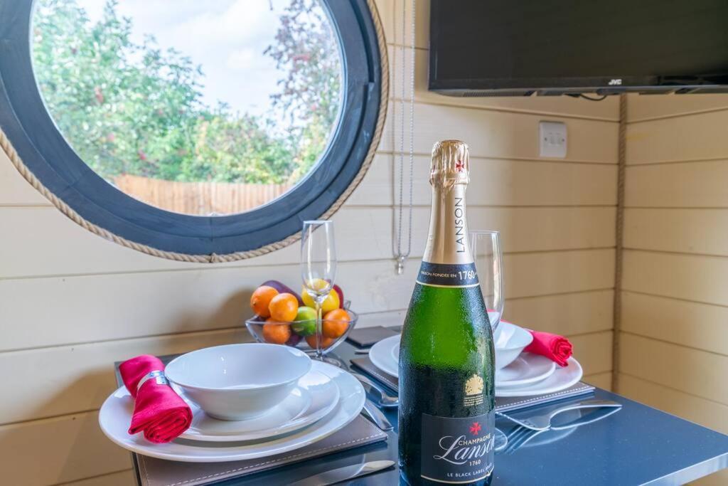 Vila Apple - Luxury Cabin In The Cotswolds Alderton  Exteriér fotografie